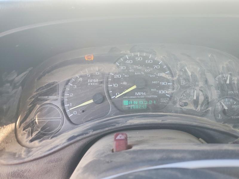 Photo 9 from auction – 2000 CHEVROLET SILVERADO with VIN 1GCEC14V4YE419136