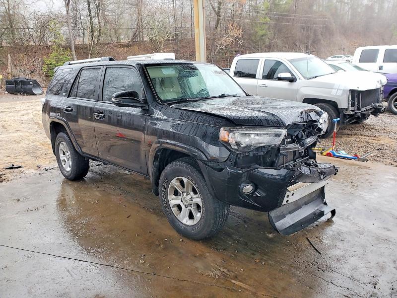 Photo 4 from auction – 2019 TOYOTA 4RUNNER SR with VIN JTEBU5JR2K5640090