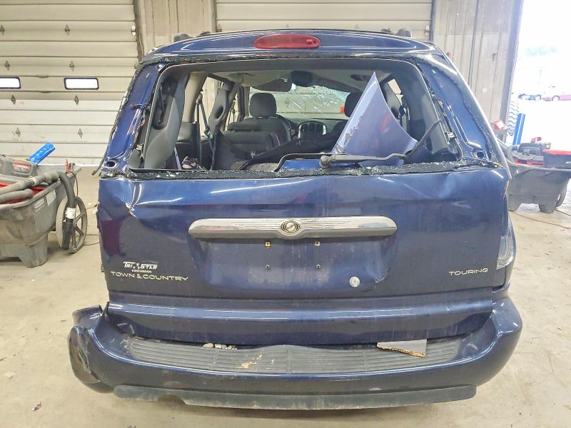 Photo 6 from auction – 2005 CHRYSLER TOWN & COU with VIN 2C4GP54L45R211694