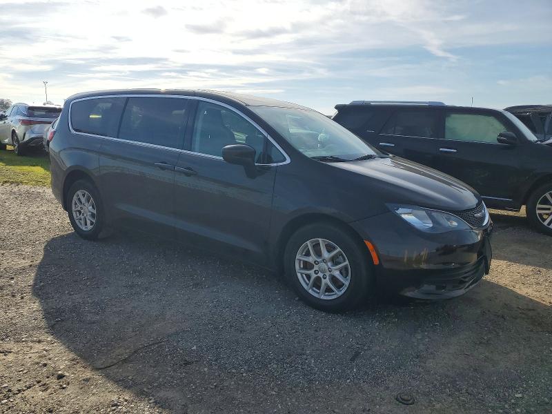 Photo 4 from auction – 2017 CHRYSLER PACIFICA T with VIN 2C4RC1DG2HR551883