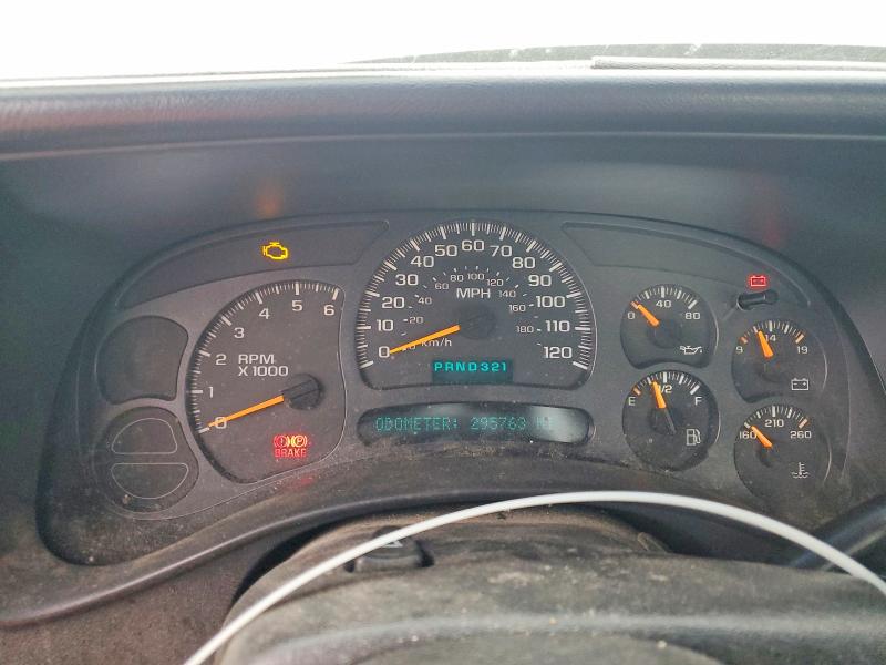 Photo 9 from auction – 2004 CHEVROLET SILVERADO with VIN 1GCEC14Z24Z237036