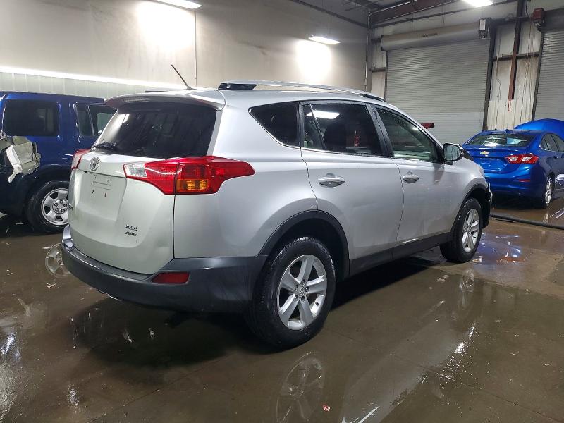 Photo 3 from auction – 2014 TOYOTA RAV4 with VIN JTMRFREV6ED085585