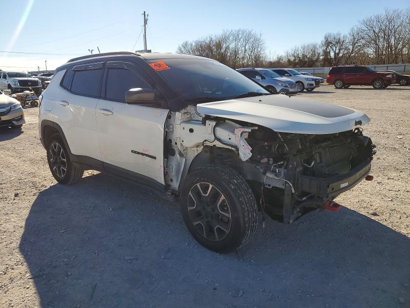 Photo 4 from auction – 2019 JEEP COMPASS with VIN 3C4NJDDB4KT739707