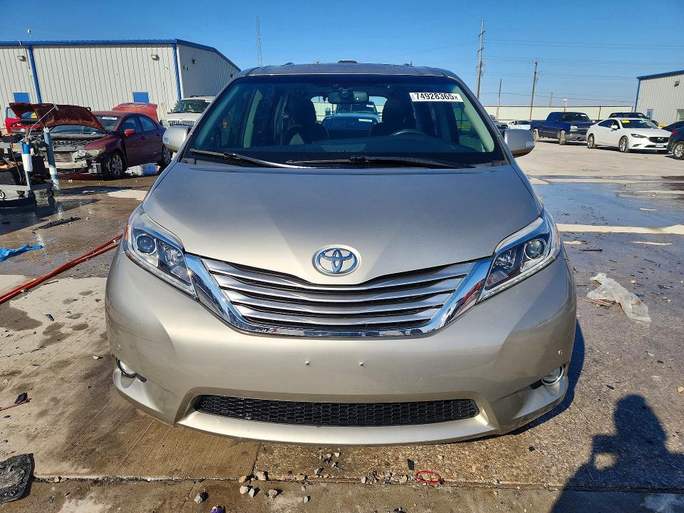 Photo 5 from auction – 2017 TOYOTA SIENNA XLE with VIN 5TDYZ3DC8HS866889