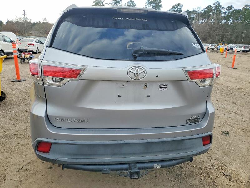 صورة رقم 6 من المزاد - 2016 TOYOTA HIGHLANDER مع VIN 5TDKKRFH8GS503352