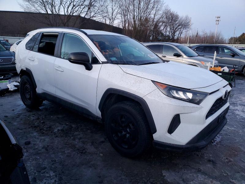 Photo 4 from auction – 2019 TOYOTA RAV4 LE with VIN 2T3F1RFV1KW030279