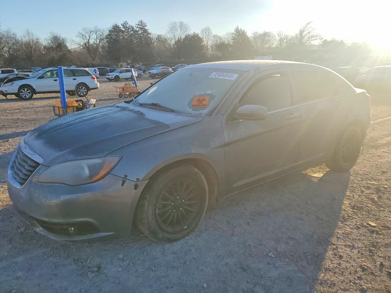 CHRYSLER 200 TOURIN 2013 con VIN 1C3CCBBG5DN766331 - Foto de la subasta