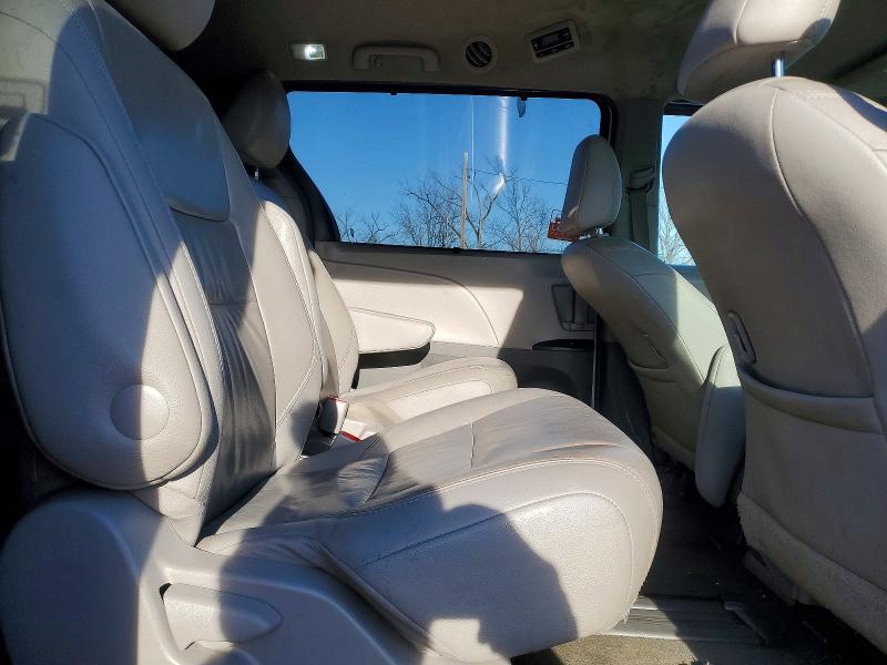 Photo 11 from auction – 2016 TOYOTA SIENNA LE with VIN 5TDKK3DC4GS725567