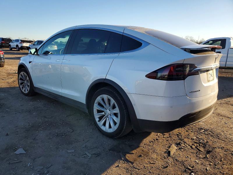 Photo 2 from auction – 2017 TESLA MODEL X with VIN 5YJXCAE23HF067825