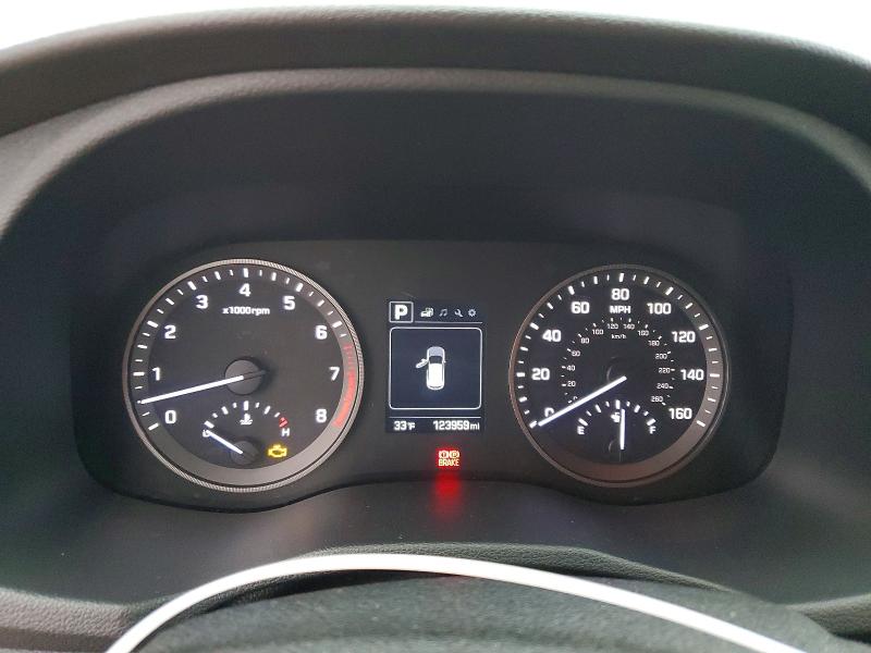 Photo 9 from auction – 2017 HYUNDAI TUCSON with VIN KM8J33A29HU478365