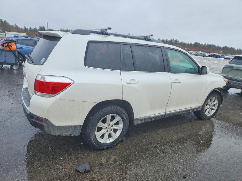 Photo 3 from auction – 2012 TOYOTA HIGHLANDER with VIN 5TDBK3EH2CS104090