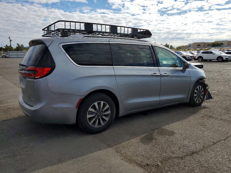 Photo 3 from auction – 2021 CHRYSLER PACIFICA with VIN 2C4RC1L72MR585947