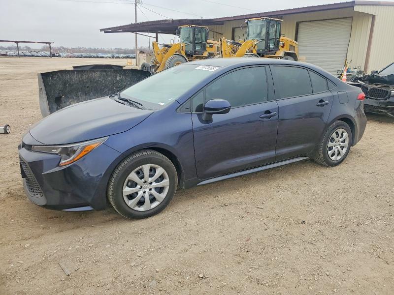 TOYOTA COROLLA LE 2022 with VIN 5YFEPMAE8NP337869 - Photo from auction