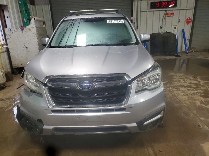 Photo 5 from auction – 2017 SUBARU FORESTER 2 with VIN JF2SJAEC2HH515417