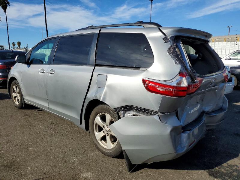 Photo 2 from auction – 2017 TOYOTA SIENNA with VIN 5TDKZ3DC1HS893986