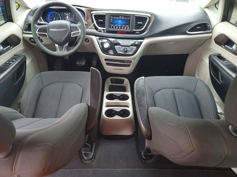Photo 8 from auction – 2018 CHRYSLER PACIFICA L with VIN 2C4RC1AG0JR120940
