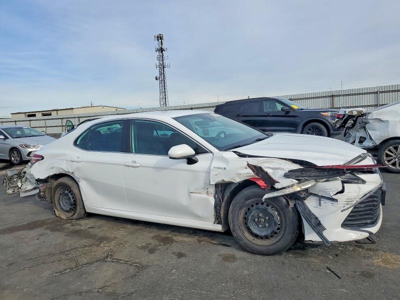 Photo 4 from auction – 2020 TOYOTA CAMRY LE with VIN 4T1C31AK0LU535395