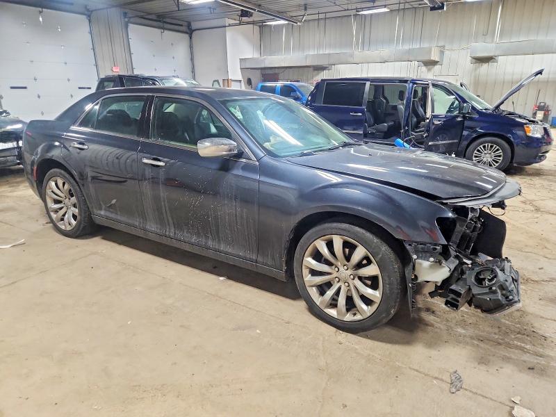 Photo 4 from auction – 2019 CHRYSLER 300 LIMITE with VIN 2C3CCAEG9KH528154