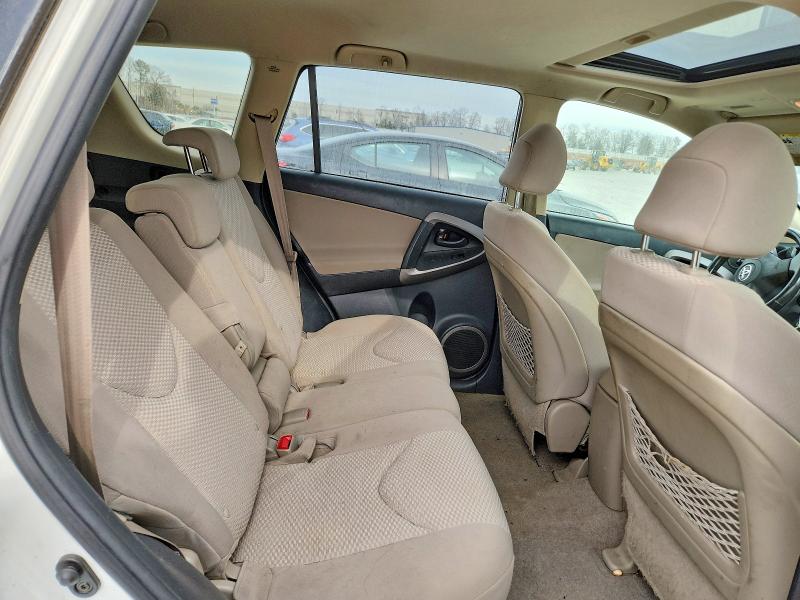 Photo 10 from auction – 2006 TOYOTA RAV4 LIMIT with VIN JTMBD31V865007220