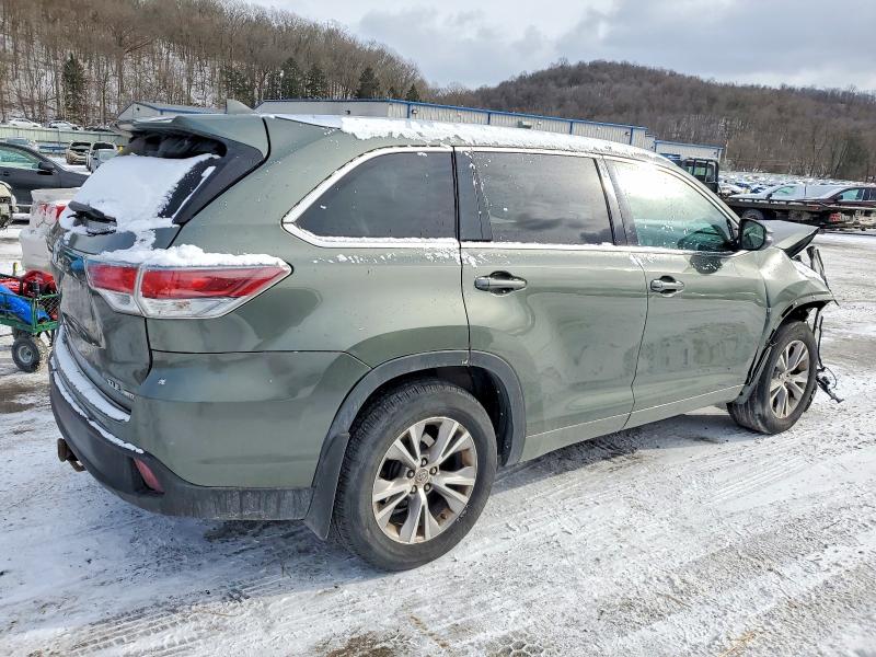 Photo 3 from auction – 2015 TOYOTA HIGHLANDER with VIN 5TDJKRFH4FS169184