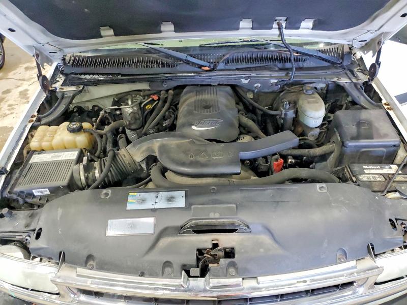 Photo 12 from auction – 2003 CHEVROLET SUBURBAN K with VIN 3GNFK16Z43G345281