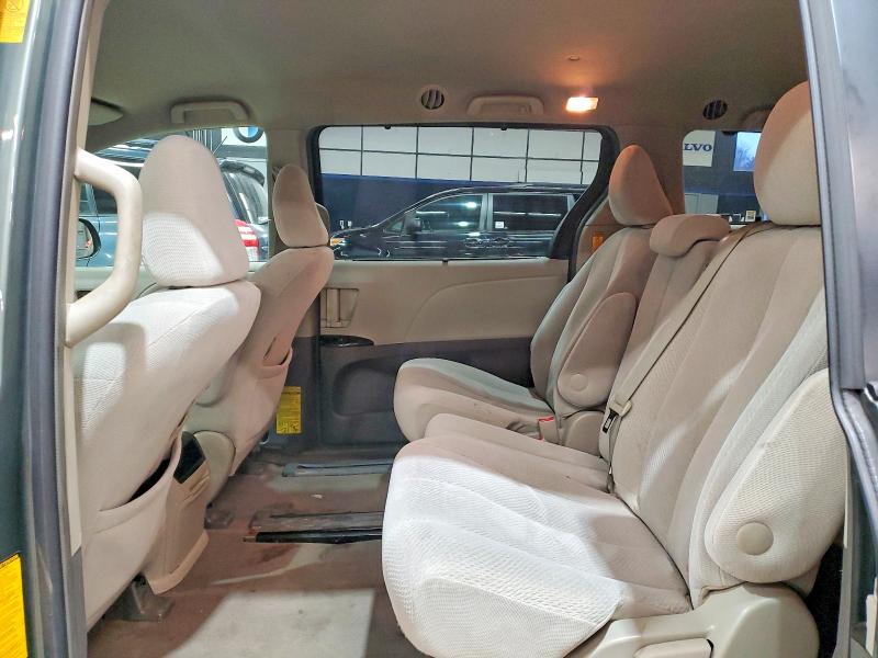 Photo 11 from auction – 2014 TOYOTA SIENNA with VIN 5TDKK3DC2ES413194