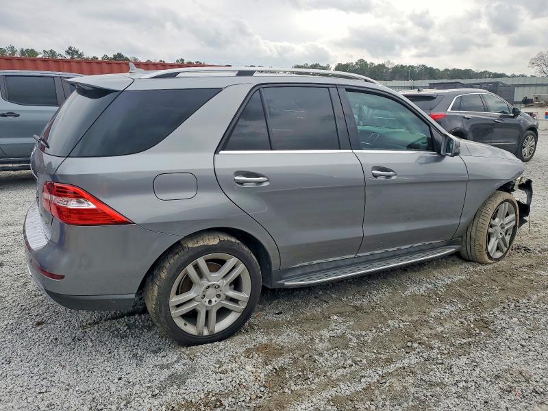Photo 3 from auction – 2015 MERCEDES-BENZ ML with VIN 4JGDA5JB1FA593782