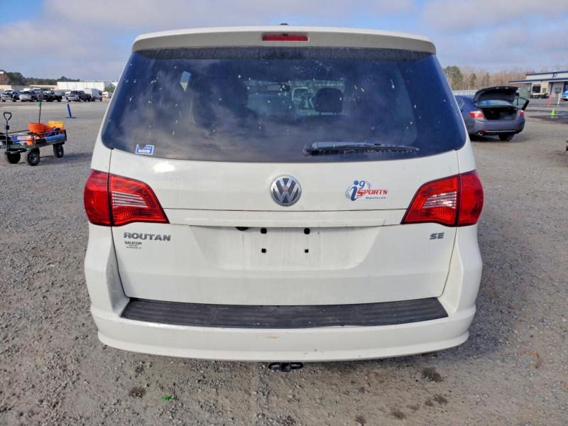 Photo 6 from auction – 2011 VOLKSWAGEN ROUTAN SE with VIN 2V4RW3DG8BR691582