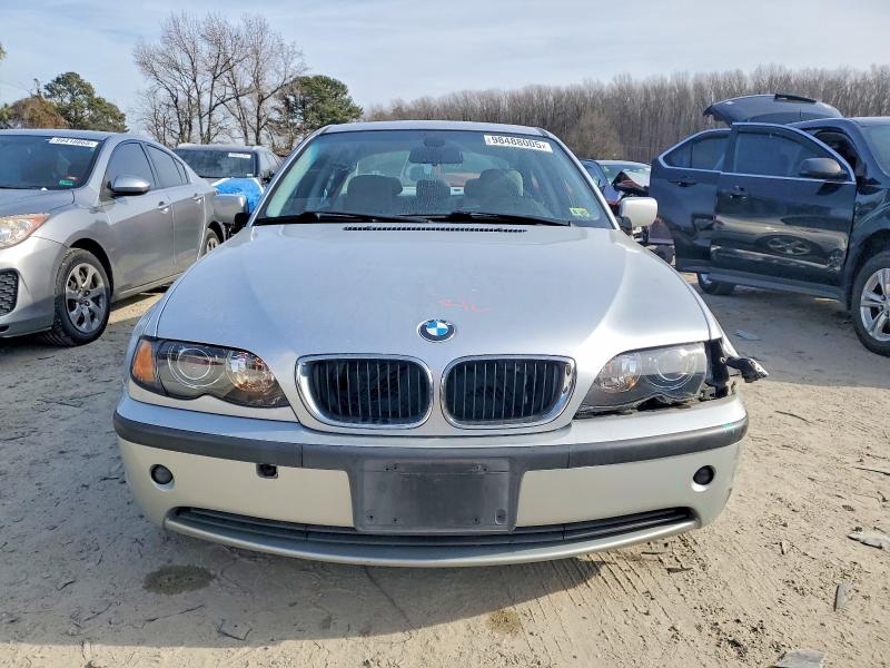 Photo 5 from auction – 2005 BMW 325 I with VIN WBAEV33405KX11651