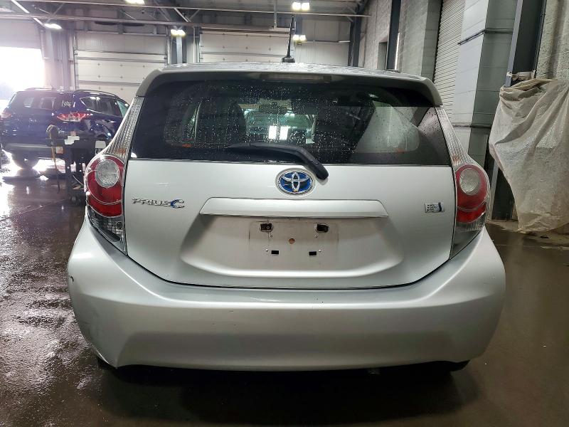 Photo 6 from auction – 2013 TOYOTA PRIUS C with VIN JTDKDTB33D1054060
