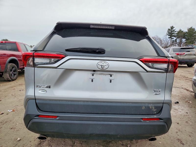 Photo 6 from auction – 2022 TOYOTA RAV4 XLE with VIN 2T3P1RFV1NW287886