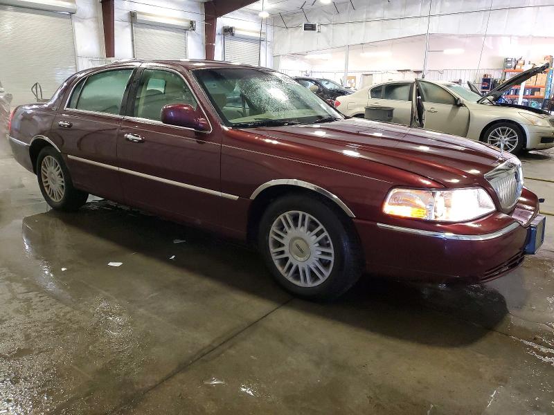 Photo 4 from auction – 2008 LINCOLN TOWN CAR with VIN 2LNHM82VX8X656083