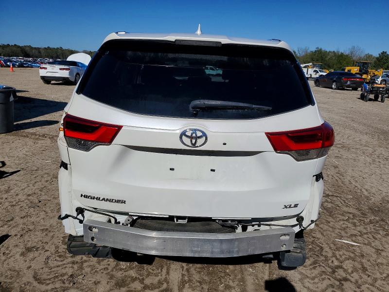 Photo 6 from auction – 2019 TOYOTA HIGHLANDER with VIN 5TDKZRFHXKS321916
