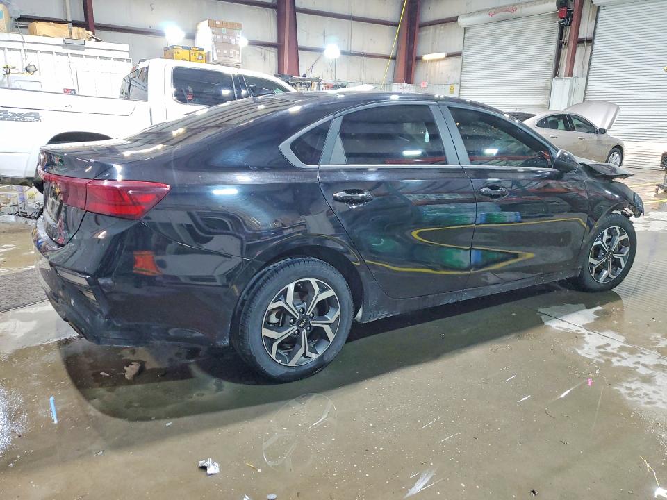 Photo 3 from auction – 2021 KIA FORTE with VIN 3KPF24AD4ME266499