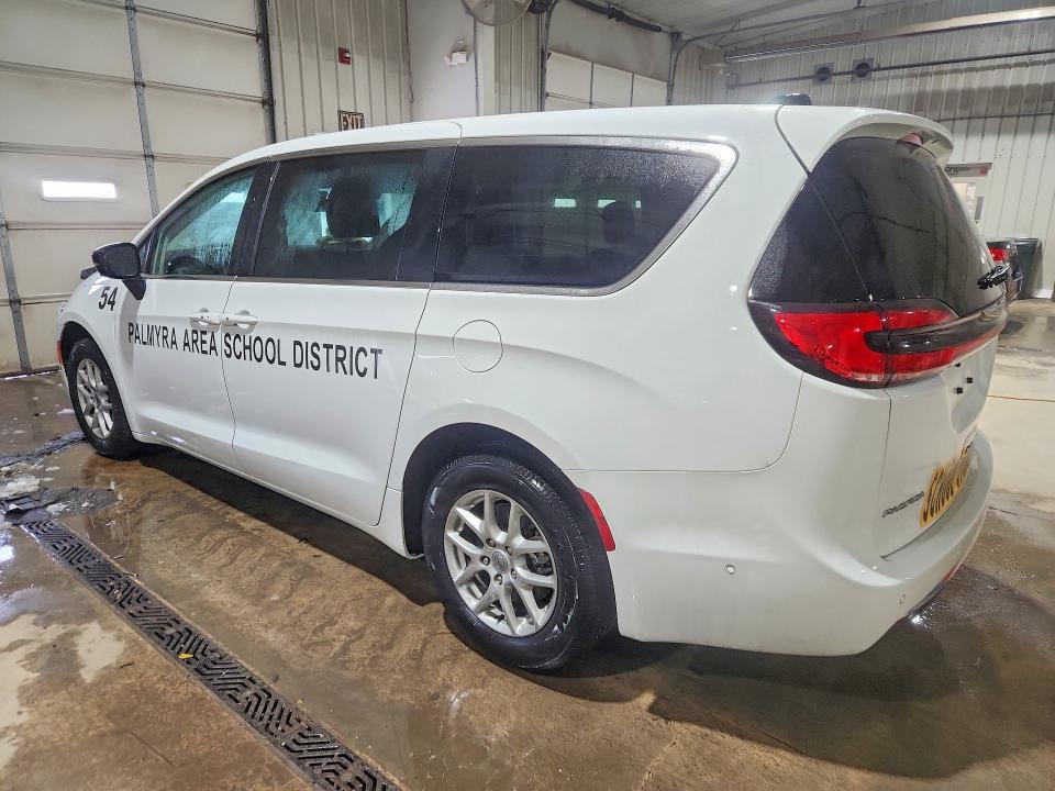 Photo 2 from auction – 2024 CHRYSLER PACIFICA with VIN 2C4RC1BG8RR109744