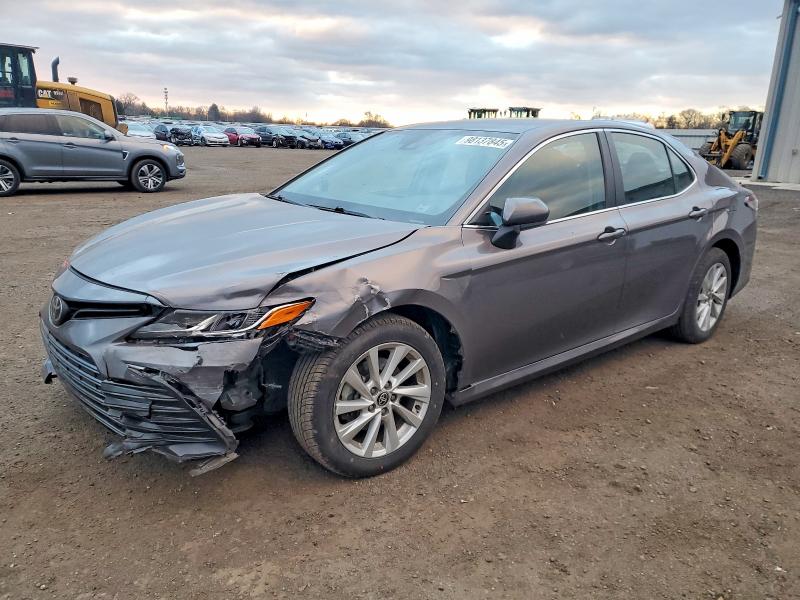 Photo 1 from auction – 2021 TOYOTA CAMRY LE with VIN 4T1C11AK2MU448797