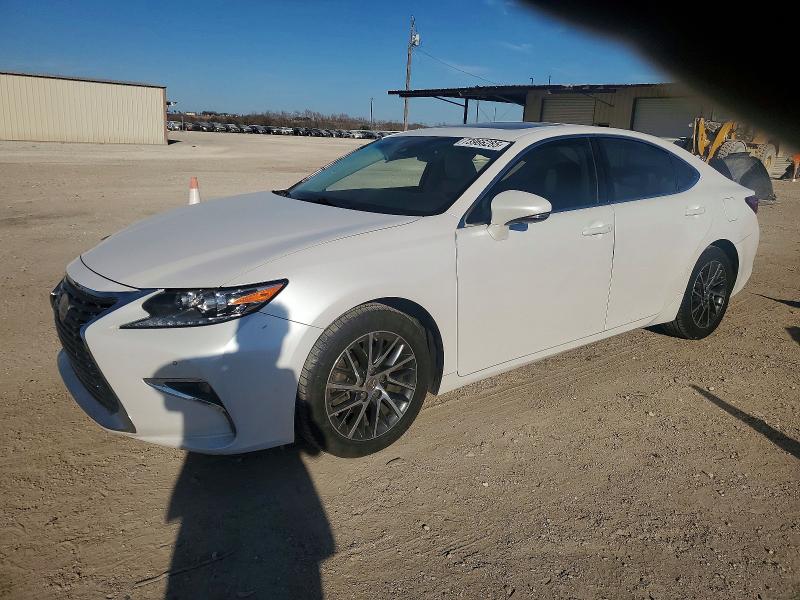 LEXUS ES 2017 with VIN 58ABK1GG8HU051038 - Photo from auction