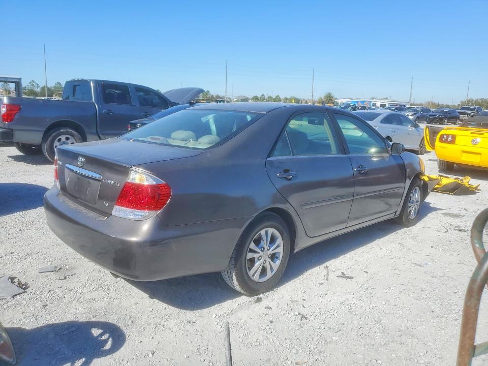 Photo 3 from auction – 2005 TOYOTA CAMRY LE with VIN 4T1BF32K35U617847