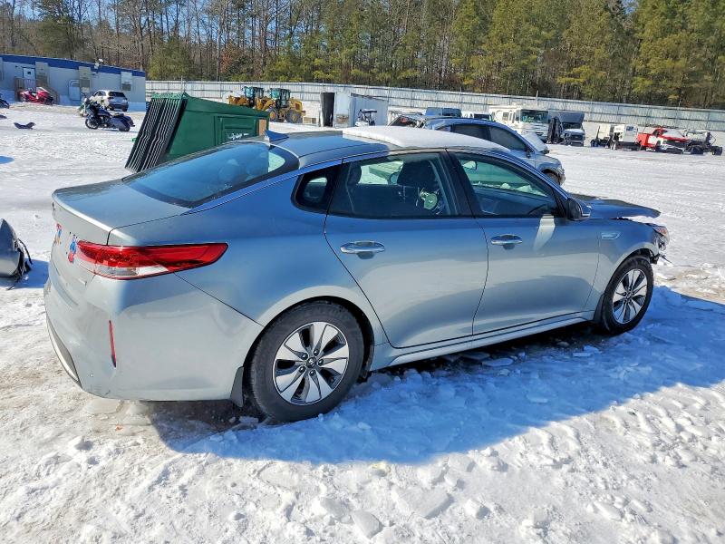 Photo 3 from auction – 2017 KIA OPTIMA with VIN KNAGT4LE4H5010479