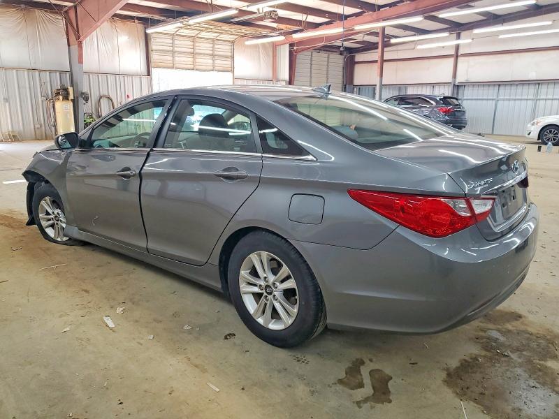 Photo 2 from auction – 2013 HYUNDAI SONATA GLS with VIN 5NPEB4AC2DH685529