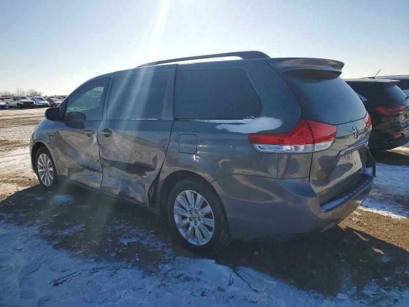 Photo 2 from auction – 2011 TOYOTA SIENNA LE with VIN 5TDJK3DC3BS028945