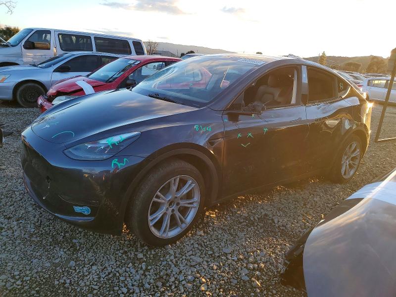 TESLA MODEL Y 2024 with VIN 7SAYGDEDXRF046759 - Photo from auction