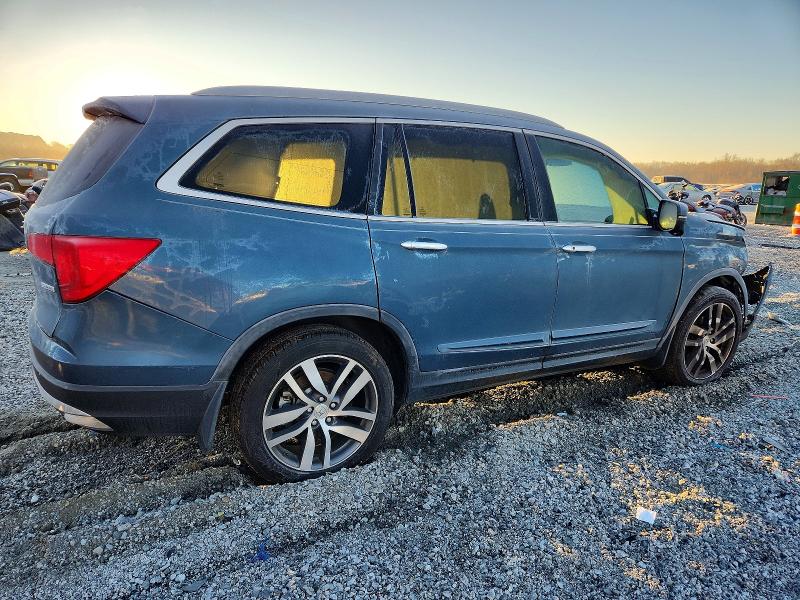 Photo 3 from auction – 2017 HONDA PILOT TOUR with VIN 5FNYF5H98HB032189