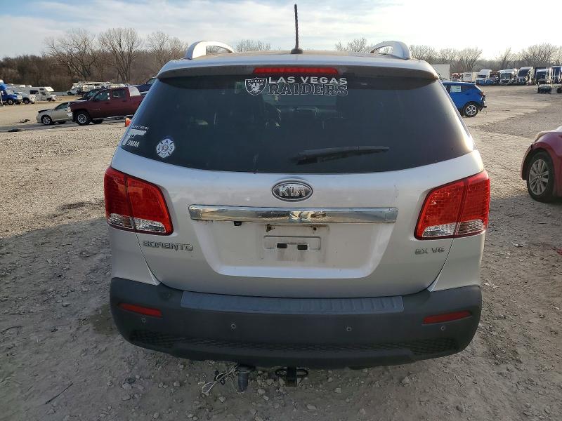 Photo 6 from auction – 2012 KIA SORENTO EX with VIN 5XYKU4A26CG235098