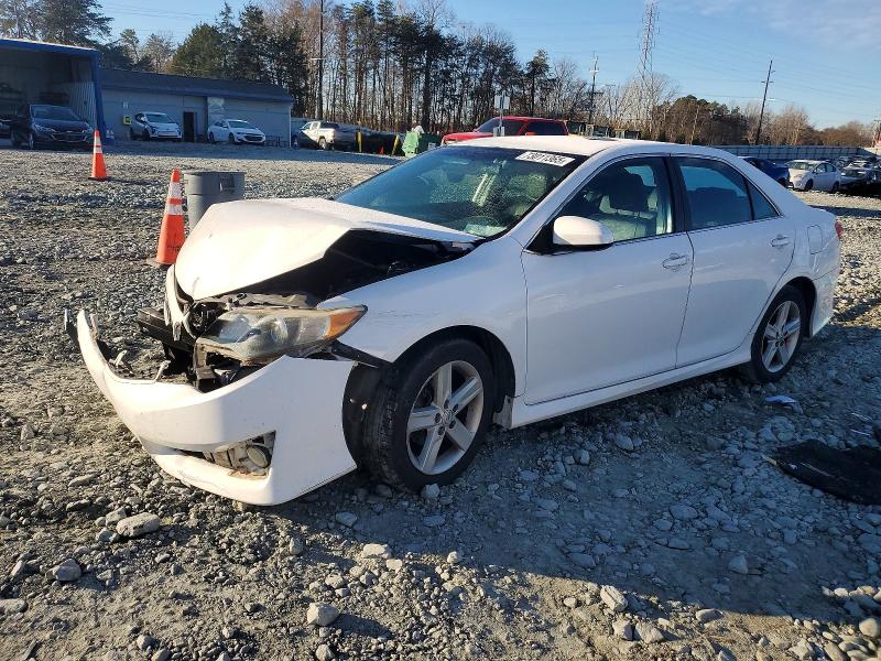 TOYOTA CAMRY L 2014 with VIN 4T1BF1FK9EU324372 - Photo from auction