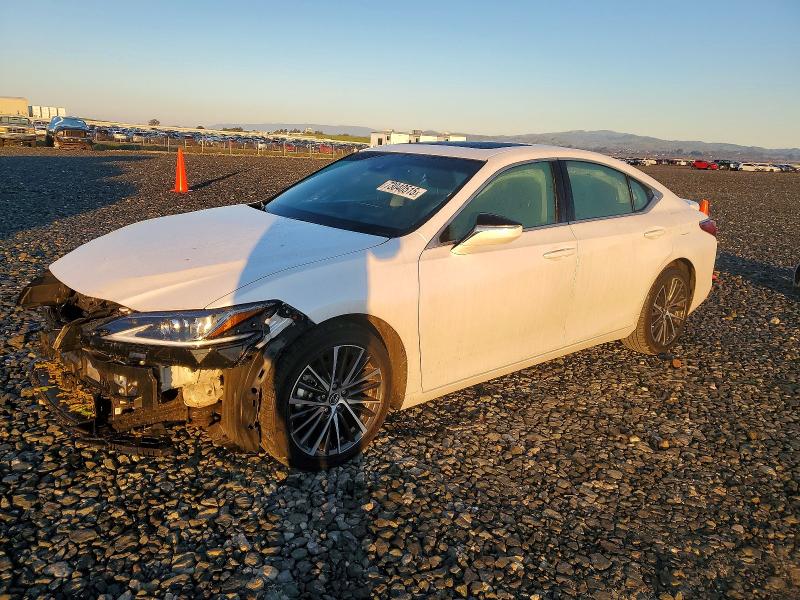 LEXUS ES 300H 2024 z numerem VIN 58ADA1C17RU050767 - Zdjęcie z aukcji