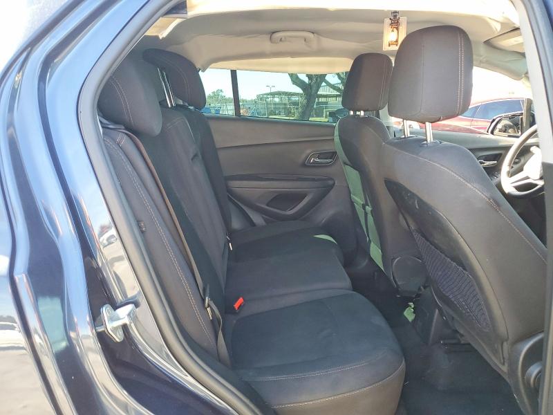 Photo 11 from auction – 2018 CHEVROLET TRAX with VIN 3GNCJKSB0JL367853