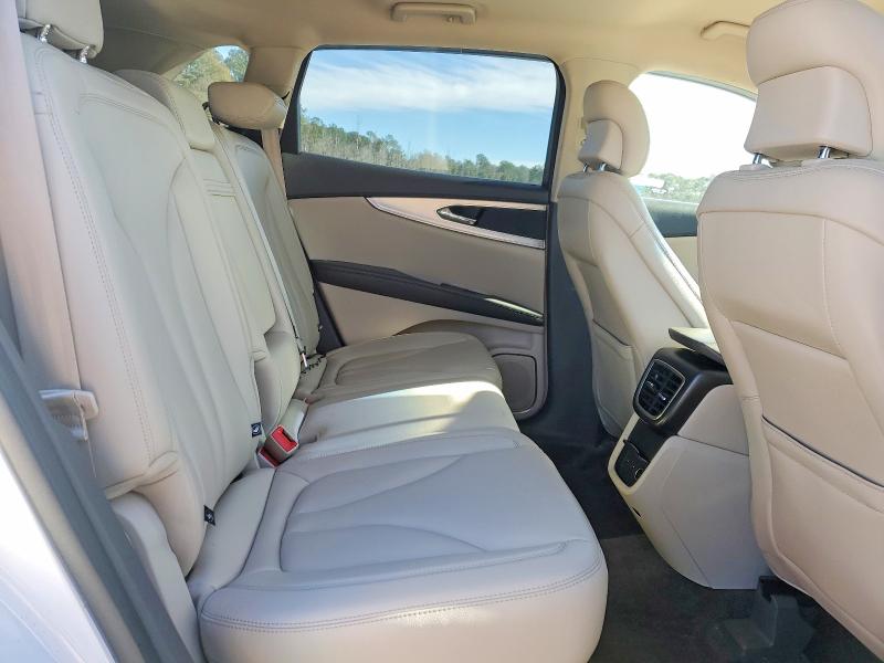 Фото 11 с аукциона – 2018 LINCOLN MKX PREMIE с VIN 2LMPJ6JRXJBL34855