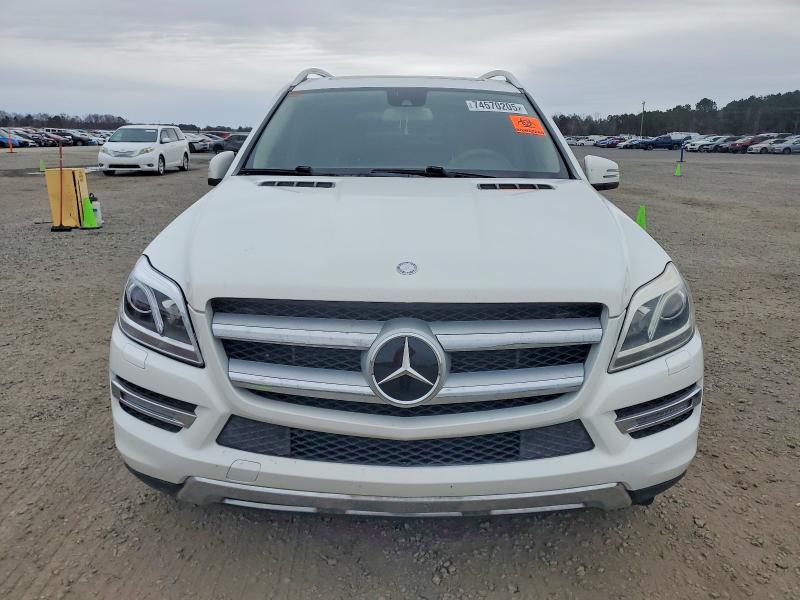 Photo 5 from auction – 2015 MERCEDES-BENZ GL with VIN 4JGDF6EE8FA533767
