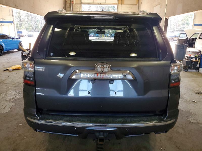 Photo 6 from auction – 2018 TOYOTA 4RUNNER with VIN JTEZU5JR4J5191315